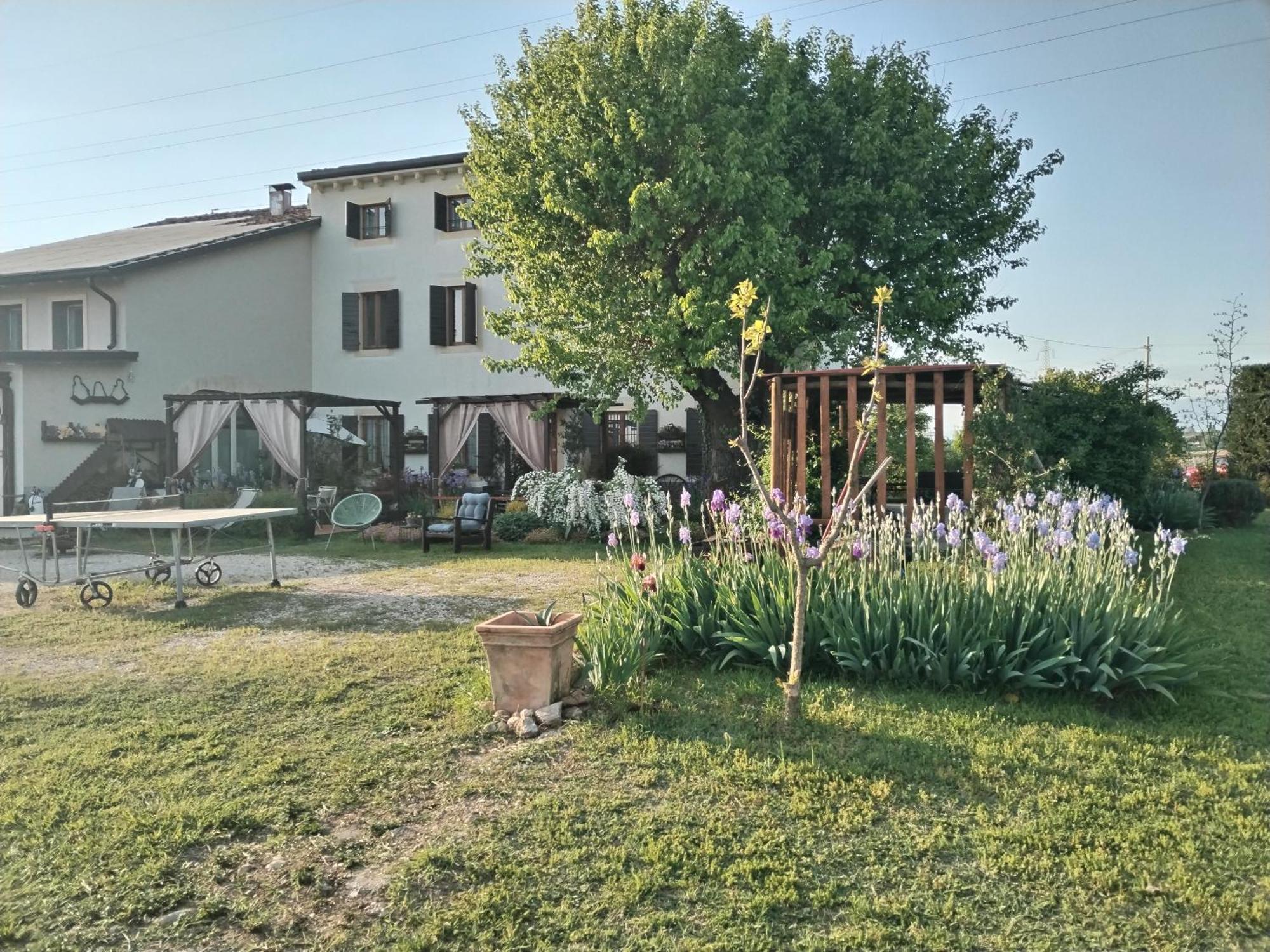 Bed and Breakfast Ca' Blanca Кастельнуово-дель-Гарда Экстерьер фото